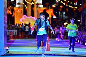 BIB: 2000, 960
                            <button type="button" onclick="openModal(21804251)" class="btn btn-primary btn-sm float-right btn-popup" data-toggle="modal" data-target=".modal-high-quality">
                        <i class="fas fa-shopping-cart"></i> Add to Cart
                    </button>
                                            <button type="button" onclick="isThisMe(21804251, true)" class="btn btn-success btn-sm float-right btn-popup btn-isme hidden" data-toggle="tooltip" data-placement="bottom" title="นี่คือรูปของคุณใช่ไหม คลิกที่นี่เพื่อเอาเข้าอัลบั้ม">
                        <i class="fas fa-plus"></i> Add to album
                    </button>
                    <button type="button" onclick="isThisMe(21804251, false)" class="btn btn-warning btn-sm float-right btn-popup btn-isnotme hidden">
                        <i class="fas fa-ban"></i> Remove from album
                    </button>